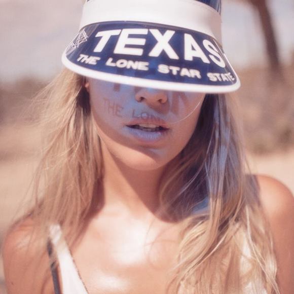 Meet your Posher, Clara - Picture 1 of 1